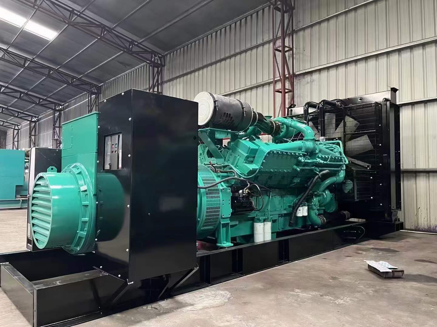 绥宁如何降低 800kW 柴油发电机输出电流的波动？